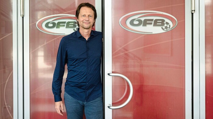 Türe auf, Schöttel ist da! Der Sportchef empfing die „Krone“.