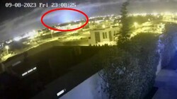 Kurz vor dem schweren Erdbeben in Marokko am vergangenen Freitag, soll am Nachthimmel ein eigenartiges Lichtphänomen zu beobachten gewesen sein. (Bild: twitter.com (Screenshot), krone.at-Grafik)