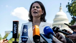 Deutschlands Außenministerin Annalena Baerbock will auch die kritischsten Republikaner in den USA von der Bedeutung der Ukraine-Hilfen überzeugen. (Bild: APA/AFP/ANDREW CABALLERO-REYNOLDS)