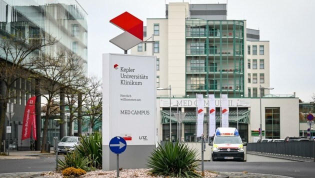 Auch im Linzer Kepler-Klinikum kommt es zu langen Wartelisten. (Bild: Alexander Schwarzl)