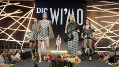 Vor der Aussteller-Modenschau präsentierten die Schülerinnen der WI‘MO ihre Outfits. (Bild: Rojsek-Wiedergut Uta)