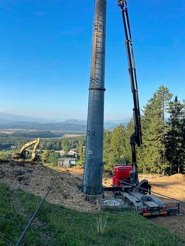 Petzen - am Quellenhang wird noch auf Hochtouren gearbeitet. 