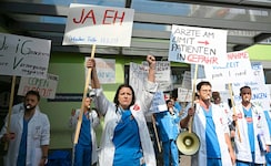 Im Sommer streikte „nur“ die Zentrale Notaufnahme Ottakring - jetzt wurde eine wienweite Arbeitsniederlegung beschlossen. (Bild: HELMUT FOHRINGER / APA / picturedesk.com)