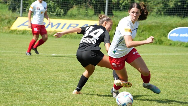 Michaela Walter (re.) und ihre Teamkolleginnen sind am Sonntag beim USV Neulengbach gefordert. (Bild: EXPA / APA / picturedesk.com)