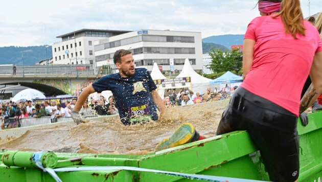 Beim Crux-Lauf wartet auch ein Schlammbecken. (Bild: EVELYN HRONEK)