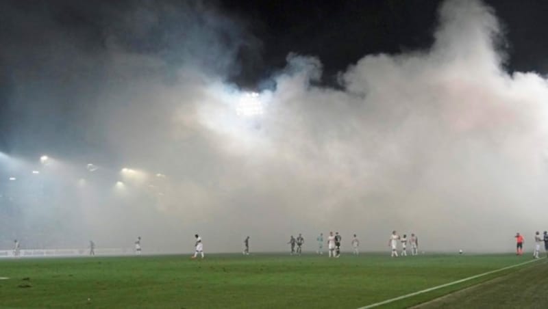 Die Merkur Arena versank im Nebel. (Bild: Pail Sepp)