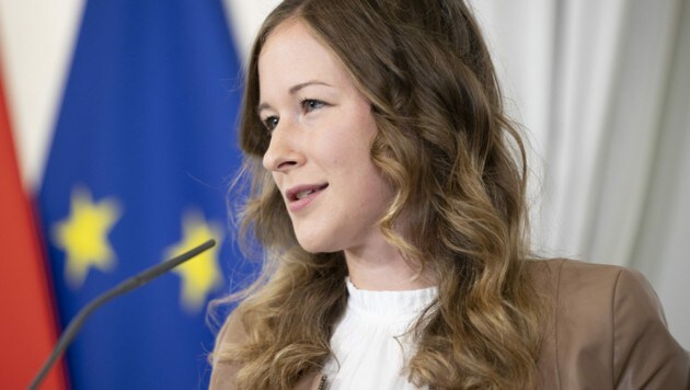 Jugendstaatssekretärin Claudia Plakolm (ÖVP) (Bild: APA/TOBIAS STEINMAURER)