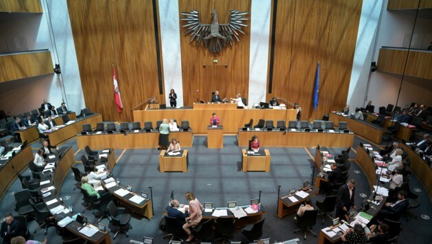 Die neue Parlamentssaison beginnt. (Bild: APA/ROLAND SCHLAGER)