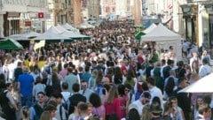 Weit mehr als 100.000 Besucher aus Nah und Fern feierten den Super-Sonntag beim Aufsteirern in der Grazer Innenstadt. (Bild: Pail Sepp)