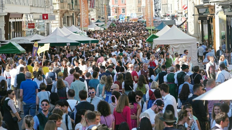 Tens of thousands of visitors were expected to attend the Aufsteirern in Graz city center again this year. (Bild: Pail Sepp)