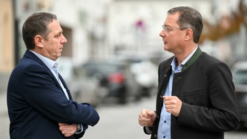 SPÖ-Stadtvize Peter Stummer (l.) hat für den Vorstoß von ÖVP-Bürgermeister Bernhard Zwielehner wenig Verständnis. (Bild: Wenzel Markus)