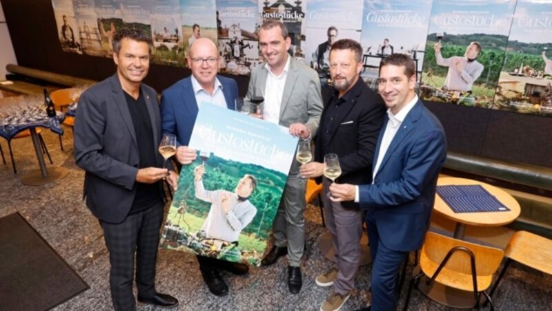 Didi Tunkel, Andreas Liegenfeld, Herbert Oschep, Kurt Kaiser und Christian Zechmeister (v. li.) bei der Premiere der Gustostücke-Kampagne. (Bild: Holl Reinhard)