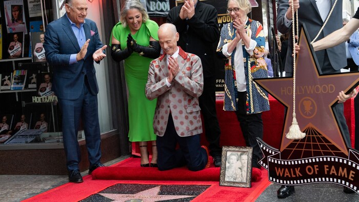 John Waters dankt für seinen Stern am Walk of Fame