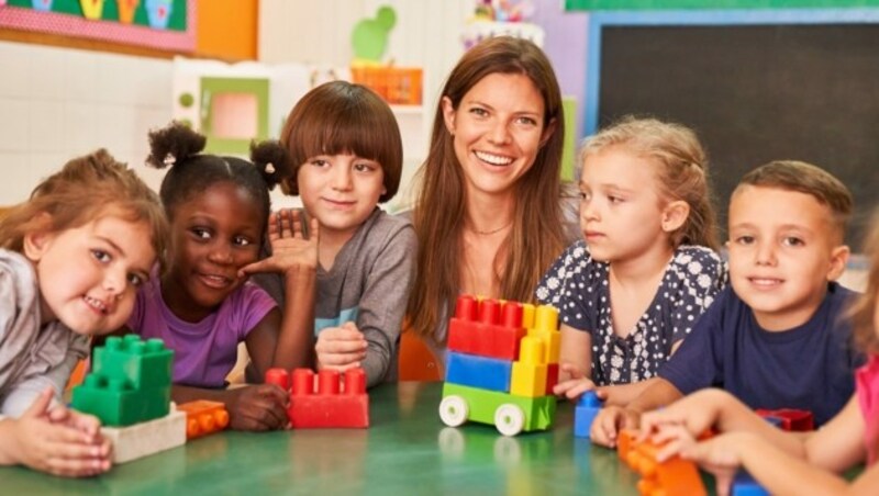 Die Ausbildung zur Kindergartenassitenz ist bei der Vitalakadmie beliebt (Bild: Robert Kneschke)