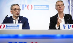 Bundesparteiobmann Herbert Kickl (FPÖ) und AfD-Vorsitzende Alice Weidel bei der gemeinsamen ...