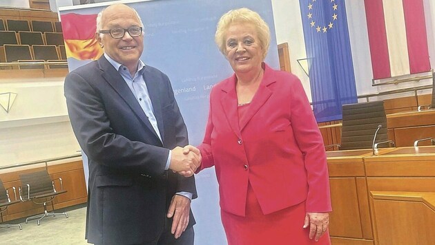 Demokratiebotschafter. Landtagspräsidentin Verena Dunst und Günther Ogris vom SORA Institut (Bild: Carina Fenz)