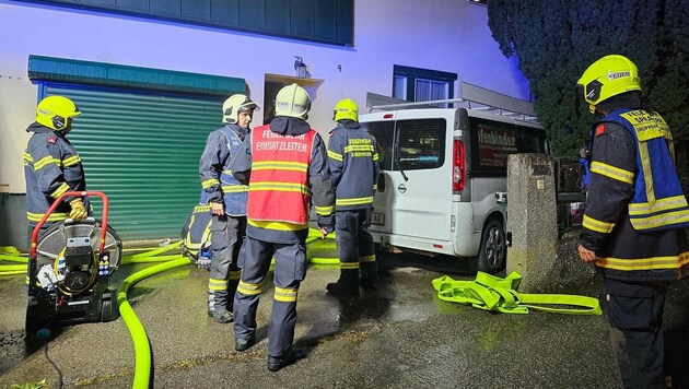 Einsatz in St. Georgen: Drei Verletzte nach Zimmerbrand. (Bild: FF St. Pölten-St. Georgen)