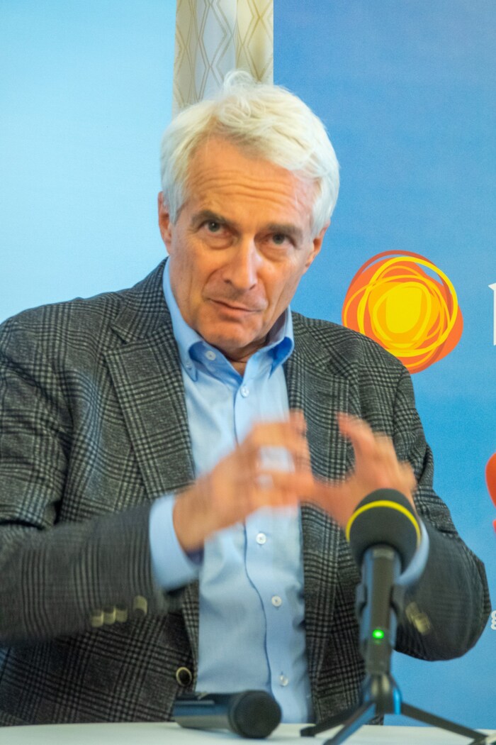 Kriwanek malte ein neues, modernes Bild der Gesundheitsversorgung im zukünftigen Krankenhaus ...
