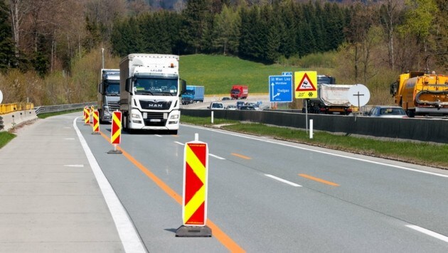 Auf der Westautobahn wird es in beiden Richtungen zu Verzögerungen kommen. (Bild: Tschepp Markus)