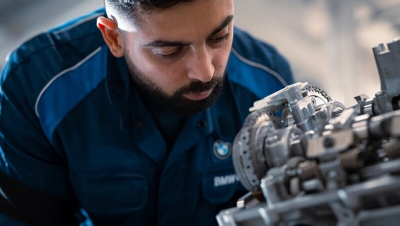 Motorenbau in der Manufaktur ist Präzisionsarbeit. (Bild: BMW Group Werk Steyr)