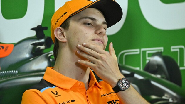 McLaren zählt auch weiterhin auf Oscar Piastri. (Bild: APA/AFP/Attila KISBENEDEK)