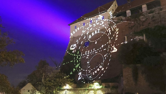 Das im Vorjahr von Hartung & Trenz für Graz erarbeitete Projekt „Constellations“ erstrahlt auch heuer auf der Bastei. (Bild: Christian Jauschowetz)