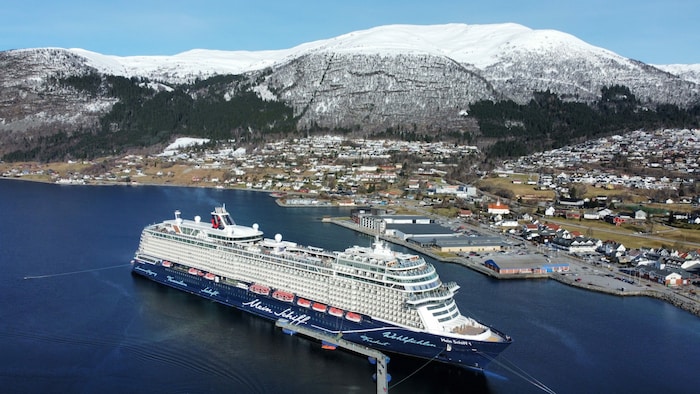 Mit seinem Wohlfühlkonzept richtet sich die Mein Schiff Flotte von TUI Cruises vor allem an ...