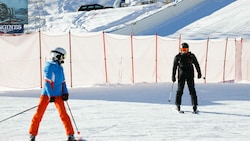 Touristiker wie Skisportfreunde befürchten wegen der Tunnelsanierungen auf der A10 speziell an den Wochenenden lange Staus. Die Folge könnte sein, dass Wintersportler etwa von Tagesausflügen in die vielen Autobahn-nahen Skigebiete Abstand nehmen. (Bild: Gerhard Schiel)