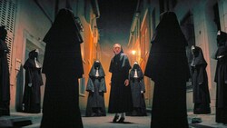 Schwester Irene (Taissa Farmiga) in „The Nun 2“. (Bild: © 2023 Warner Bros. Entertainment Inc. All Rights Reserved.)