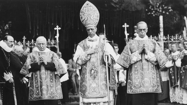 Bis heute ringen Wissenschaftler um das historische Urteil über Papst Pius XII. (Bild: AP / picturedesk.com)