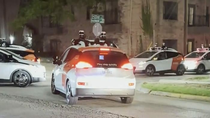 Knapp zwei Dutzend autonom fahrende Robotaxis haben kürzlich in Austin, der Hauptstadt des ...