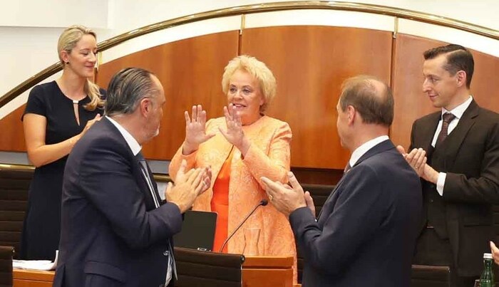 Viel Applaus - auch von der Regierungsbank - erhielt Verena Dunst für ihre Abschiedsrede.
