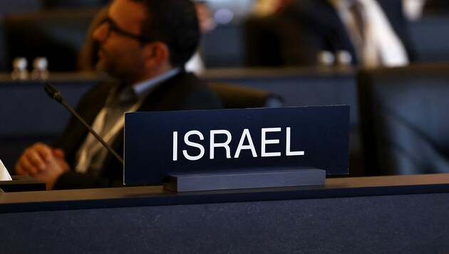Die Sitzbank der israelischen Delegation bei einer UNESCO-Welterbekomiteesitzung in Saudi-Arabien (Bild: APA/AFP/Fayez NURELDINE)
