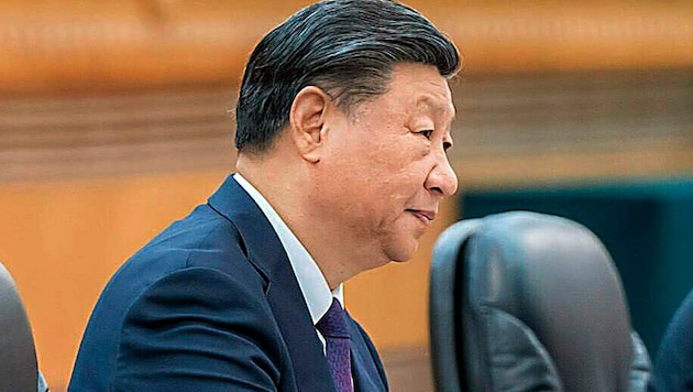 President Xi Jinping sees it as his task to "unite" China and Taiwan. (Bild: AP)