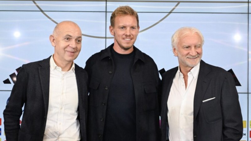 Bernd Neuendorf, Julian Nagelsmann und Rudi Völler (v.l.n.r.) (Bild: APA/AFP/Kirill KUDRYAVTSEV)