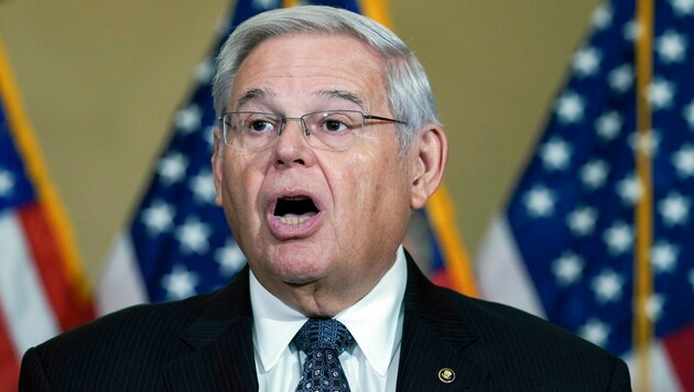 Bob Menendez stand schon einmal unter Korruptionsverdacht. (Bild: AP)