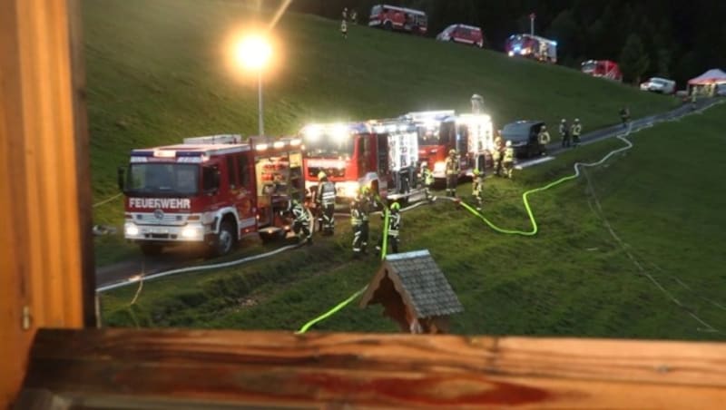 Die Feuerwehr war im Großeinsatz. (Bild: Maurice Shourot)