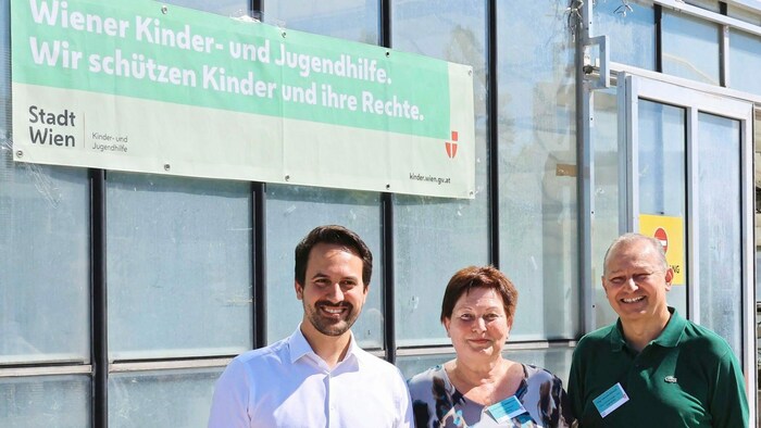 Vize-Bürgermeister Christoph Wiederkehr (Neos), Martina Reichl-Roßbacher und Johannes Köhler von ...