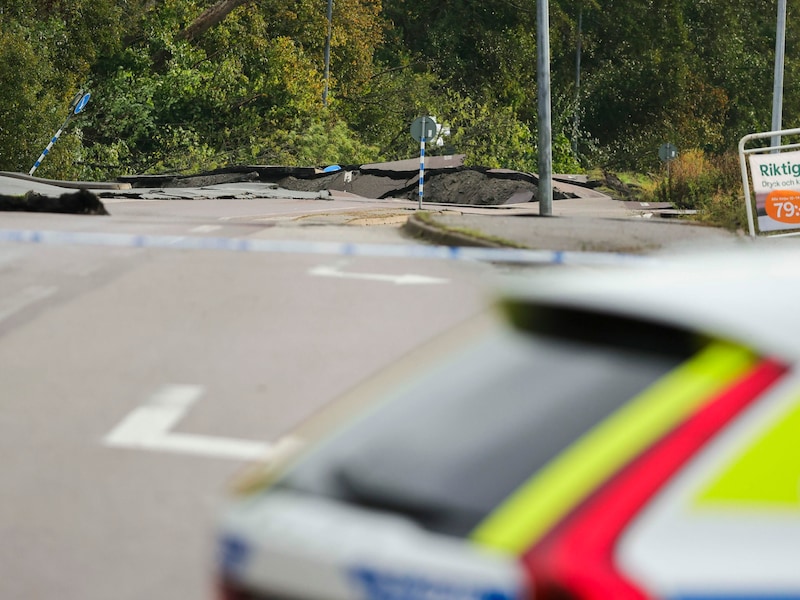 Die Autobahn E6 bei Stenungsund nach dem Erdrutsch (Bild: APA/Adam Ihse/TT News Agency via AP)