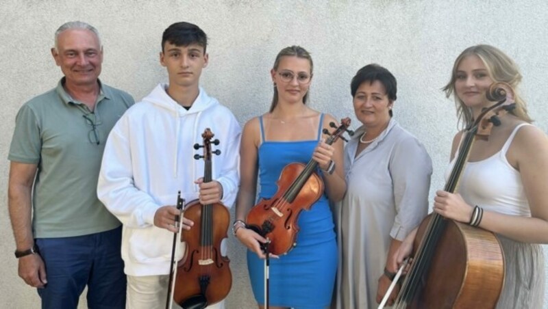 Musikalische Familie: Alle Kinder spielen ein Instrument. (Bild: Isabel Lochbühler)