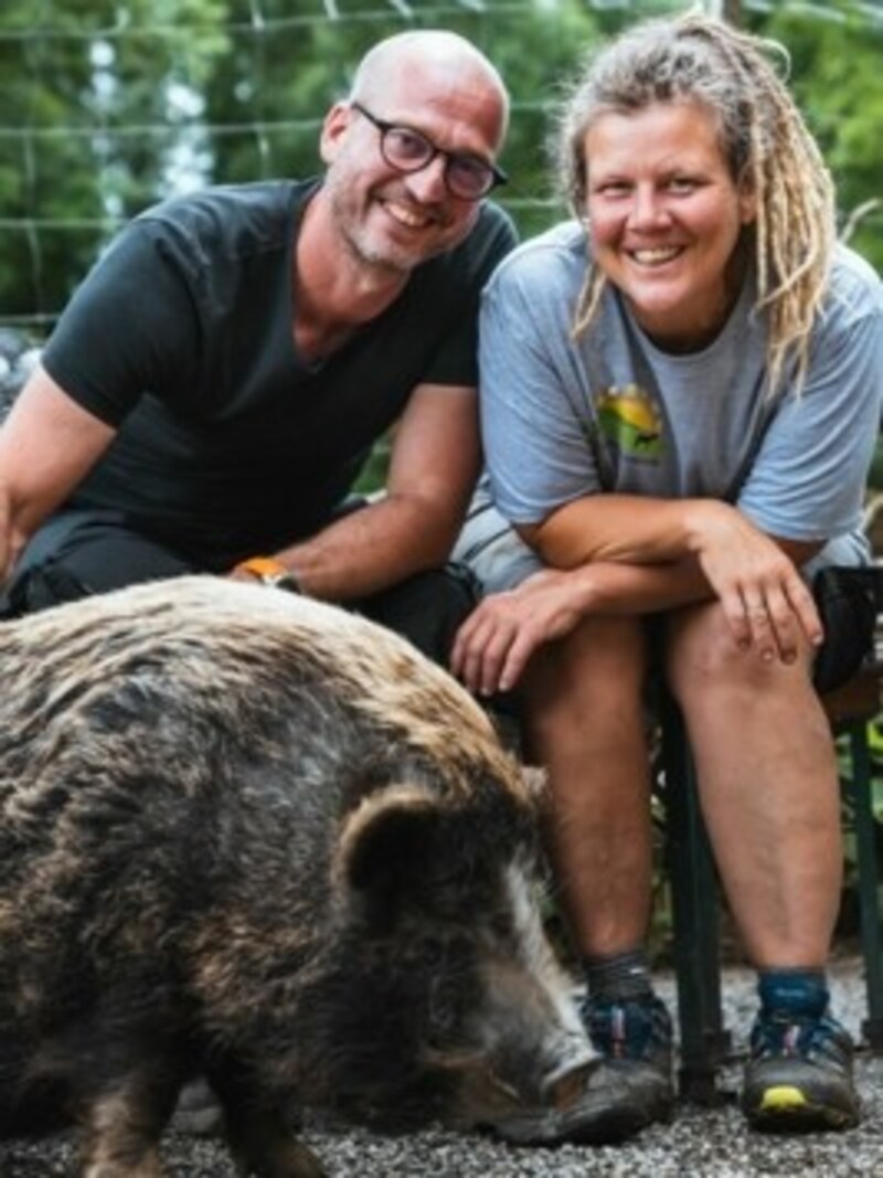 Andi und Elisabeth - und ihre Nutscherl freuen sich auf viele Zuhörer. (Bild: Jan Engelhardt)