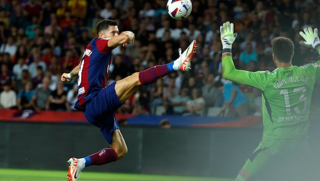 Robert Lewandowski erwies sich als Barcelonas Rettung in Not. (Bild: AP Photo/Joan Monfort)