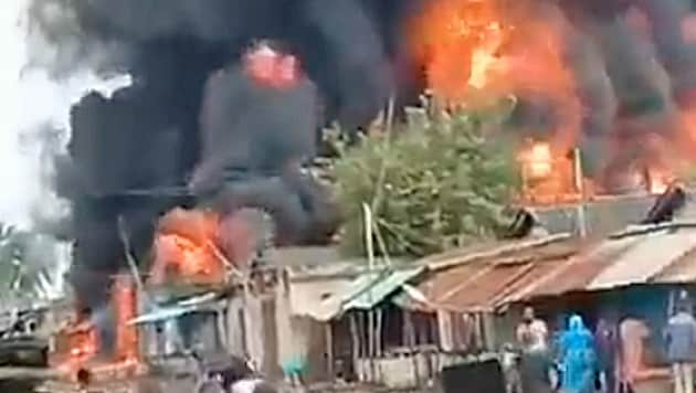 Mindestens 34 Tote bei Brand von illegalem Treibstofflager in Benin (Bild: Screenshot/Twitter.com)