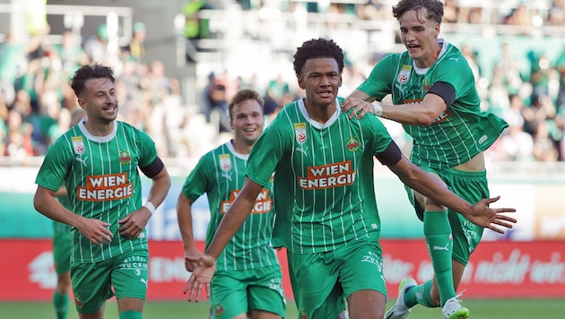 Zwei Liga-Tore durfte Fally Mayulu für Rapid bereits bejubeln. (Bild: GEPA pictures)