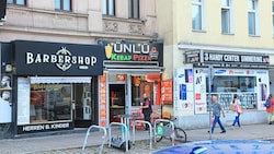 Simmeringer Hauptstraße: Auf Imbiss folgt ein Imbiss, dazwischen hauptsächlich Friseursalons und Elektrogeschäfte. (Bild: Zwefo)