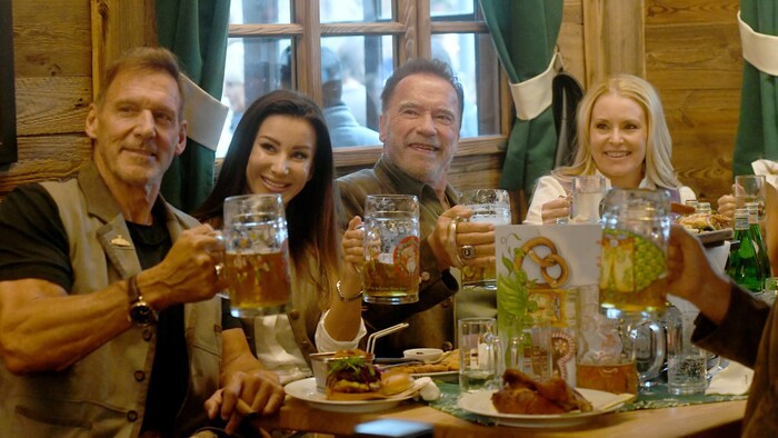 Ralf Moeller mit Begleitung, Arnold Schwarzenegger und Heather Milligan