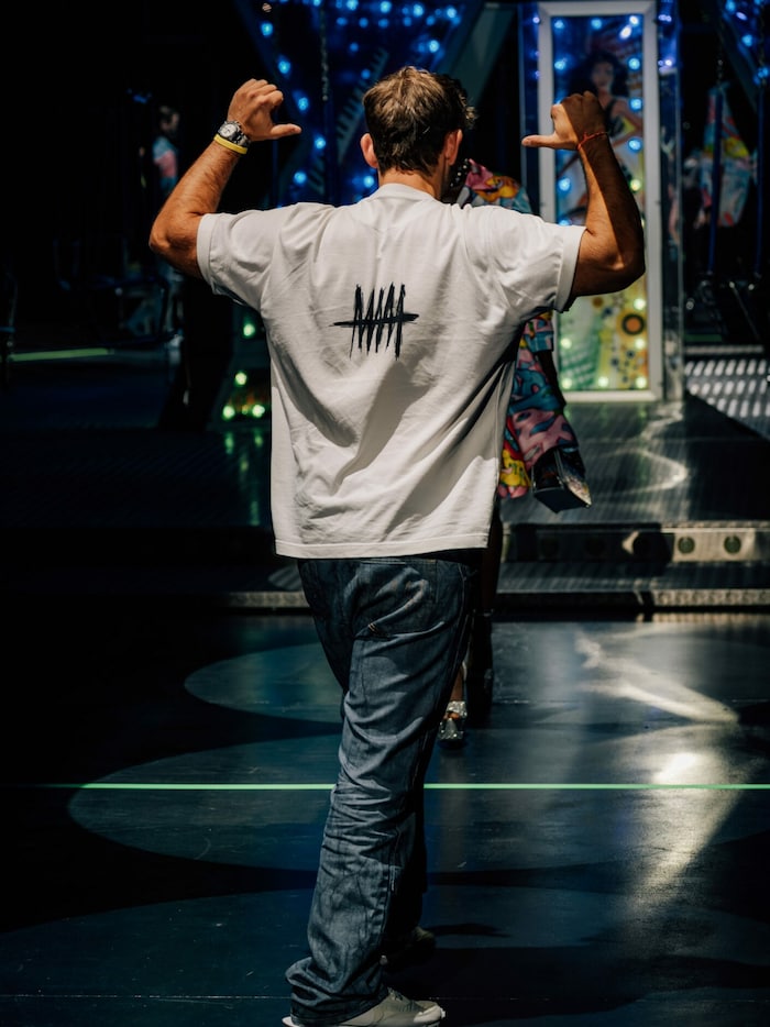 Max Weißenböck im MAM-Vienna-Shirt bei der Plein-Show in Mailand.