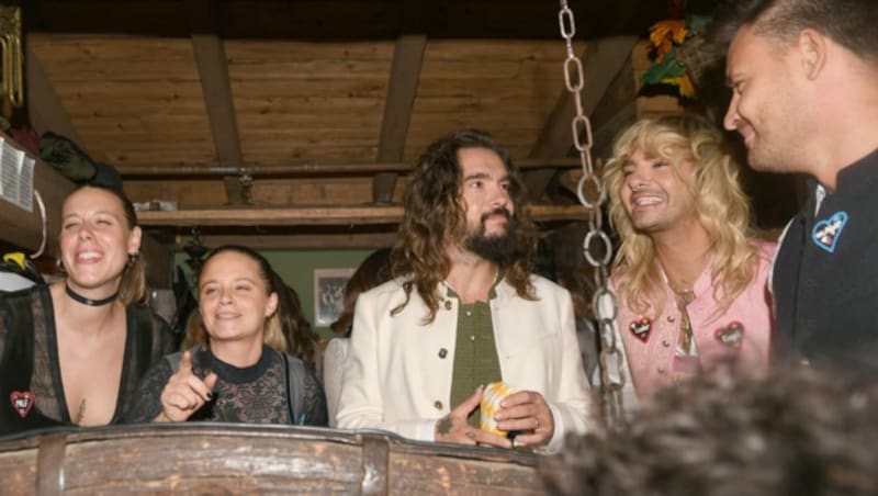 Auch Tom feierte mit. Nur Heidi Klum fehlte beim Wiesn-Besuch der Kaulitz-Brüder. (Bild: Felix Hörhager / dpa / picturedesk.com)