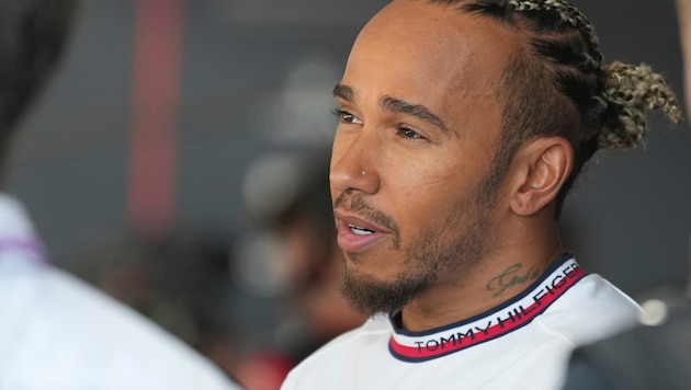 Mercedes muss laut Lewis Hamilton die bisher größte Lücke schließen. (Bild: AP)