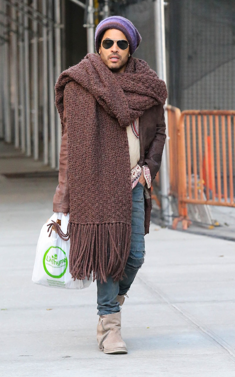 Lenny Kravitz still wears the oversized scarf. (Bild: www.pps.at)
